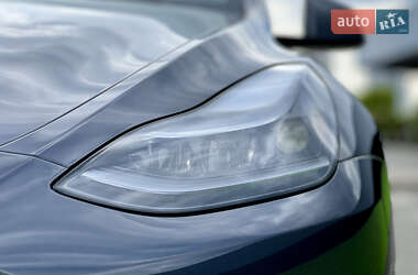 Позашляховик / Кросовер Tesla Model Y 2024 в 