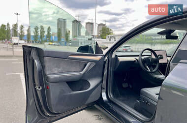Позашляховик / Кросовер Tesla Model Y 2024 в 