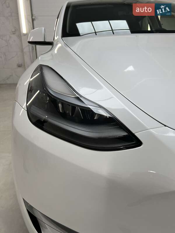 Внедорожник / Кроссовер Tesla Model Y 2024 в Могилев-Подольске
