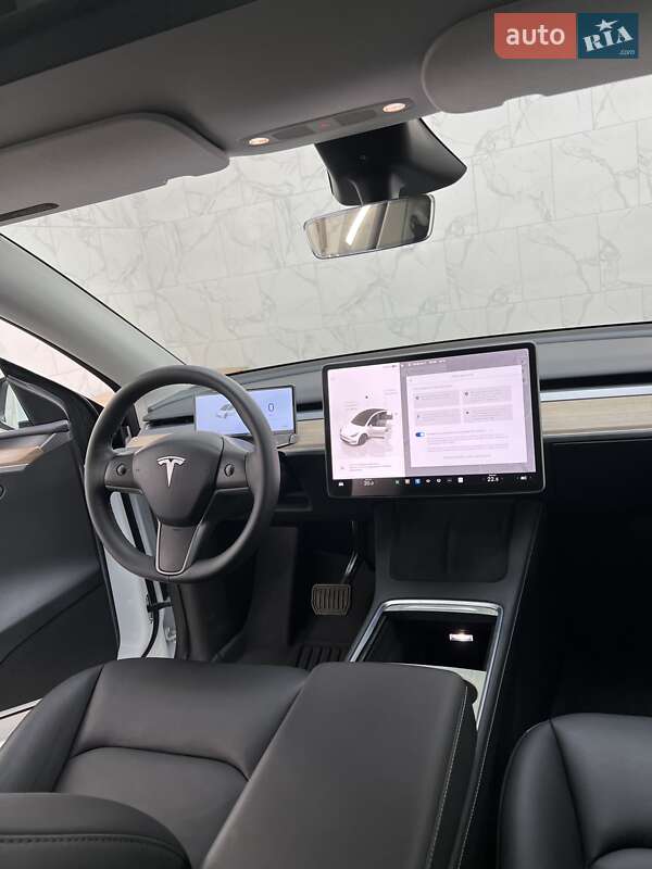 Внедорожник / Кроссовер Tesla Model Y 2024 в Могилев-Подольске