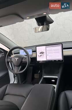 Внедорожник / Кроссовер Tesla Model Y 2024 в 