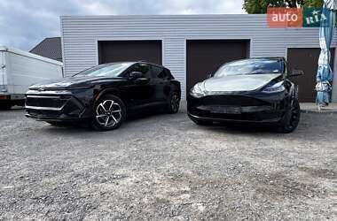 Позашляховик / Кросовер Tesla Model Y 2022 в 