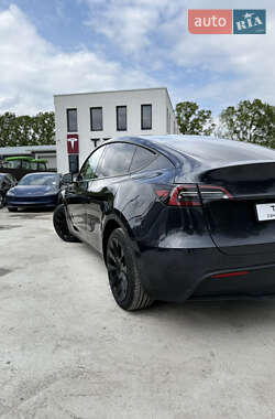 Внедорожник / Кроссовер Tesla Model Y 2024 в 