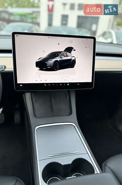 Внедорожник / Кроссовер Tesla Model Y 2024 в 