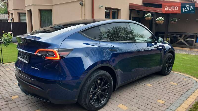 Внедорожник / Кроссовер Tesla Model Y 2023 в Ивано-Франковске