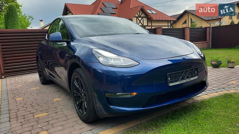 Внедорожник / Кроссовер Tesla Model Y 2023 в Ивано-Франковске