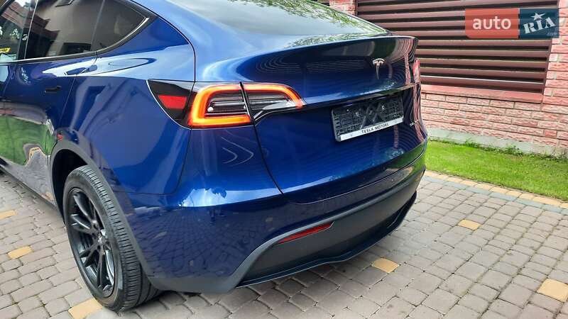 Внедорожник / Кроссовер Tesla Model Y 2023 в Ивано-Франковске