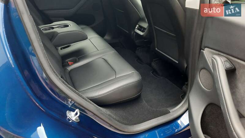 Внедорожник / Кроссовер Tesla Model Y 2023 в Ивано-Франковске