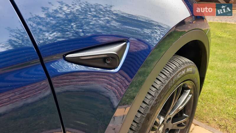 Внедорожник / Кроссовер Tesla Model Y 2023 в Ивано-Франковске