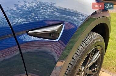 Внедорожник / Кроссовер Tesla Model Y 2023 в 