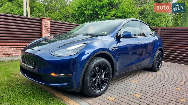 Внедорожник / Кроссовер Tesla Model Y 2023 в Ивано-Франковске