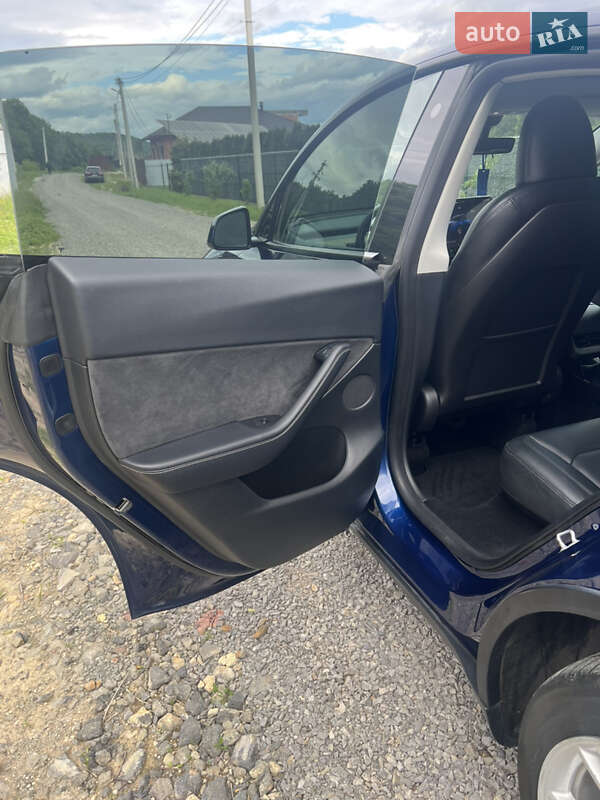 Внедорожник / Кроссовер Tesla Model Y 2022 в Ужгороде