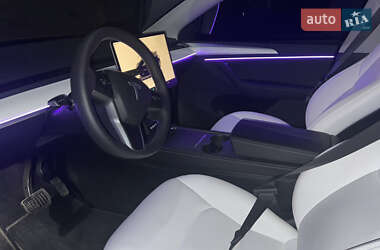 Внедорожник / Кроссовер Tesla Model Y 2024 в 