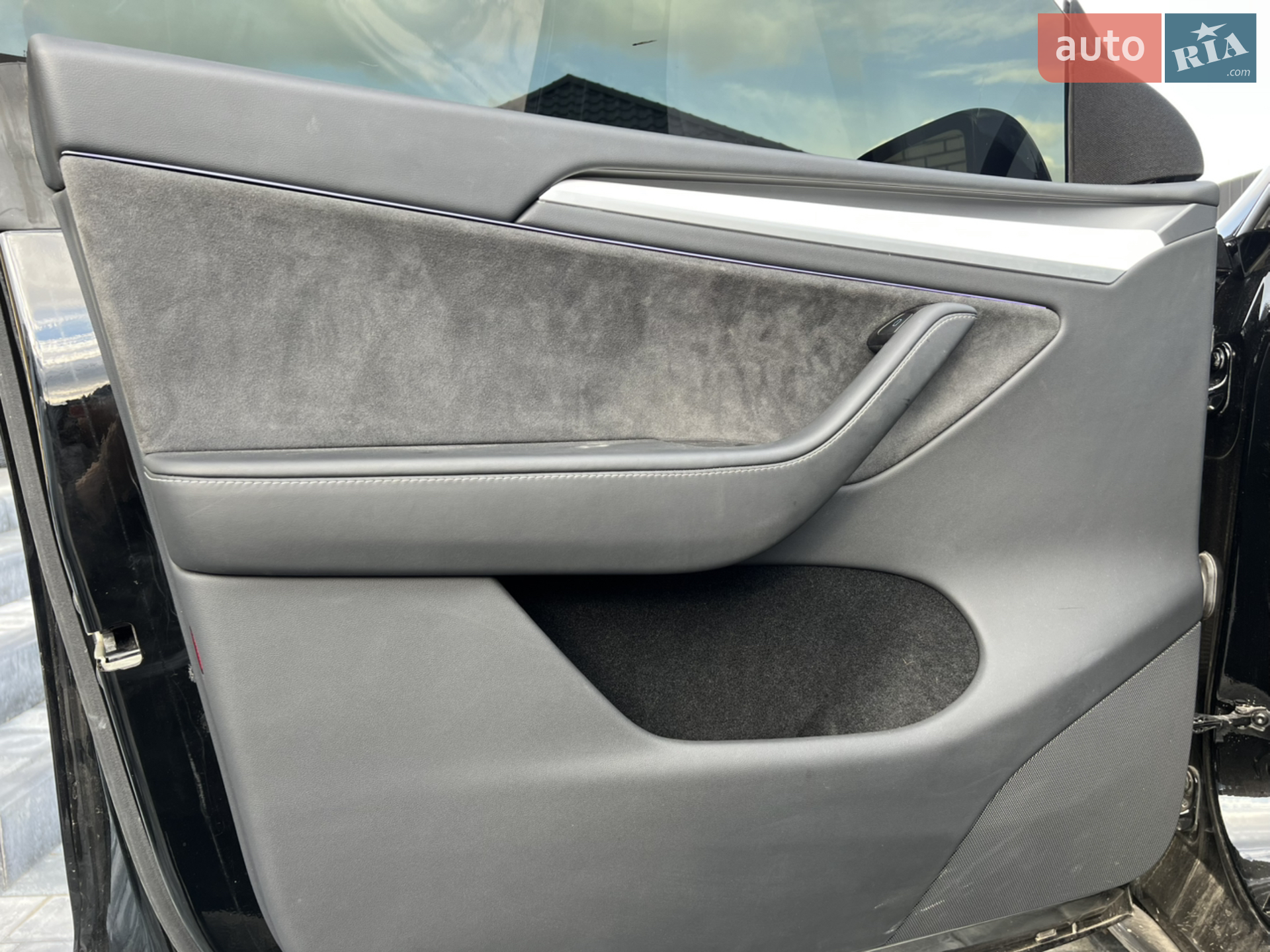 2024 Tesla Model Y - мініатюра 24