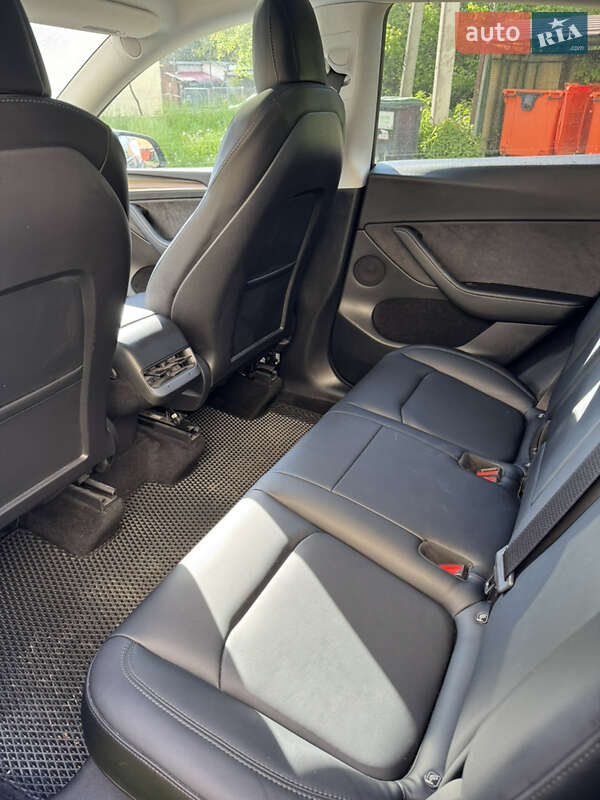 Позашляховик / Кросовер Tesla Model Y 2022 в Львові