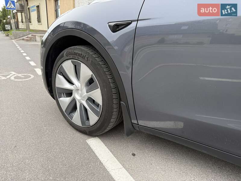 Внедорожник / Кроссовер Tesla Model Y 2023 в Киеве