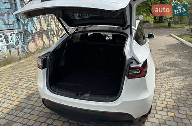 Внедорожник / Кроссовер Tesla Model Y 2021 в 