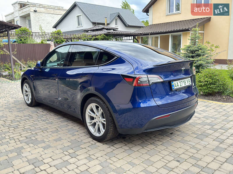 Внедорожник / Кроссовер Tesla Model Y 2021 в Киеве