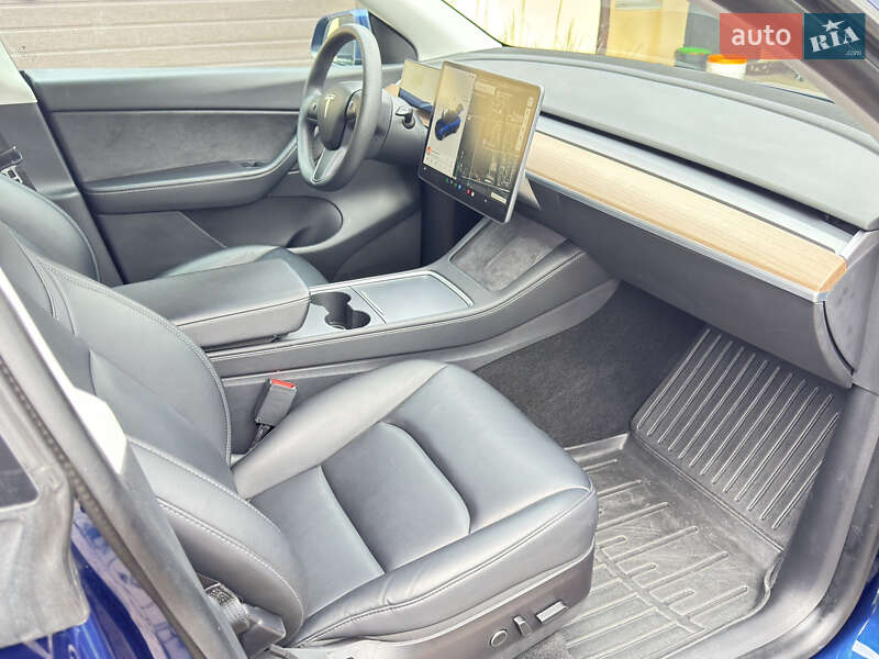 Внедорожник / Кроссовер Tesla Model Y 2021 в Киеве