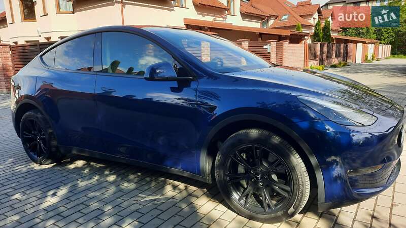 Внедорожник / Кроссовер Tesla Model Y 2023 в Ивано-Франковске