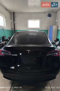 Внедорожник / Кроссовер Tesla Model Y 2024 в 