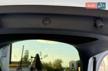 Внедорожник / Кроссовер Tesla Model Y 2021 в 