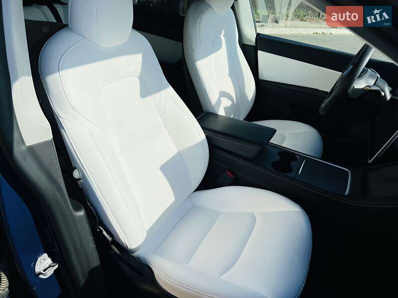 Позашляховик / Кросовер Tesla Model Y 2021 в Умані