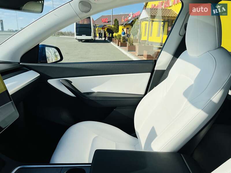Позашляховик / Кросовер Tesla Model Y 2021 в Умані