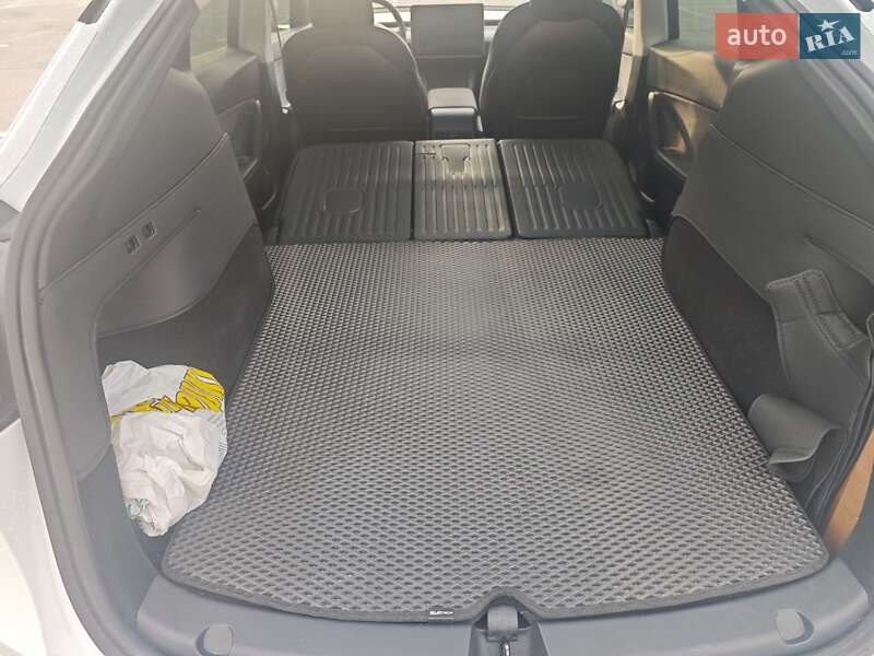 Внедорожник / Кроссовер Tesla Model Y 2022 в Киеве