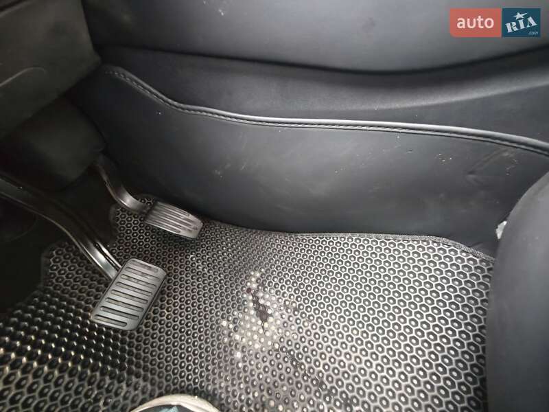 Внедорожник / Кроссовер Tesla Model Y 2022 в Киеве