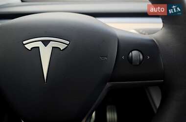 Внедорожник / Кроссовер Tesla Model Y 2021 в 