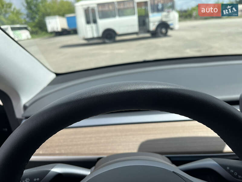 Внедорожник / Кроссовер Tesla Model Y 2023 в Радомышле