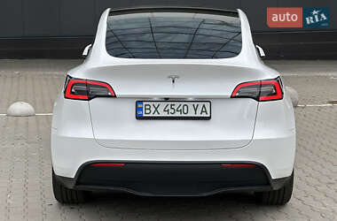 Внедорожник / Кроссовер Tesla Model Y 2024 в 