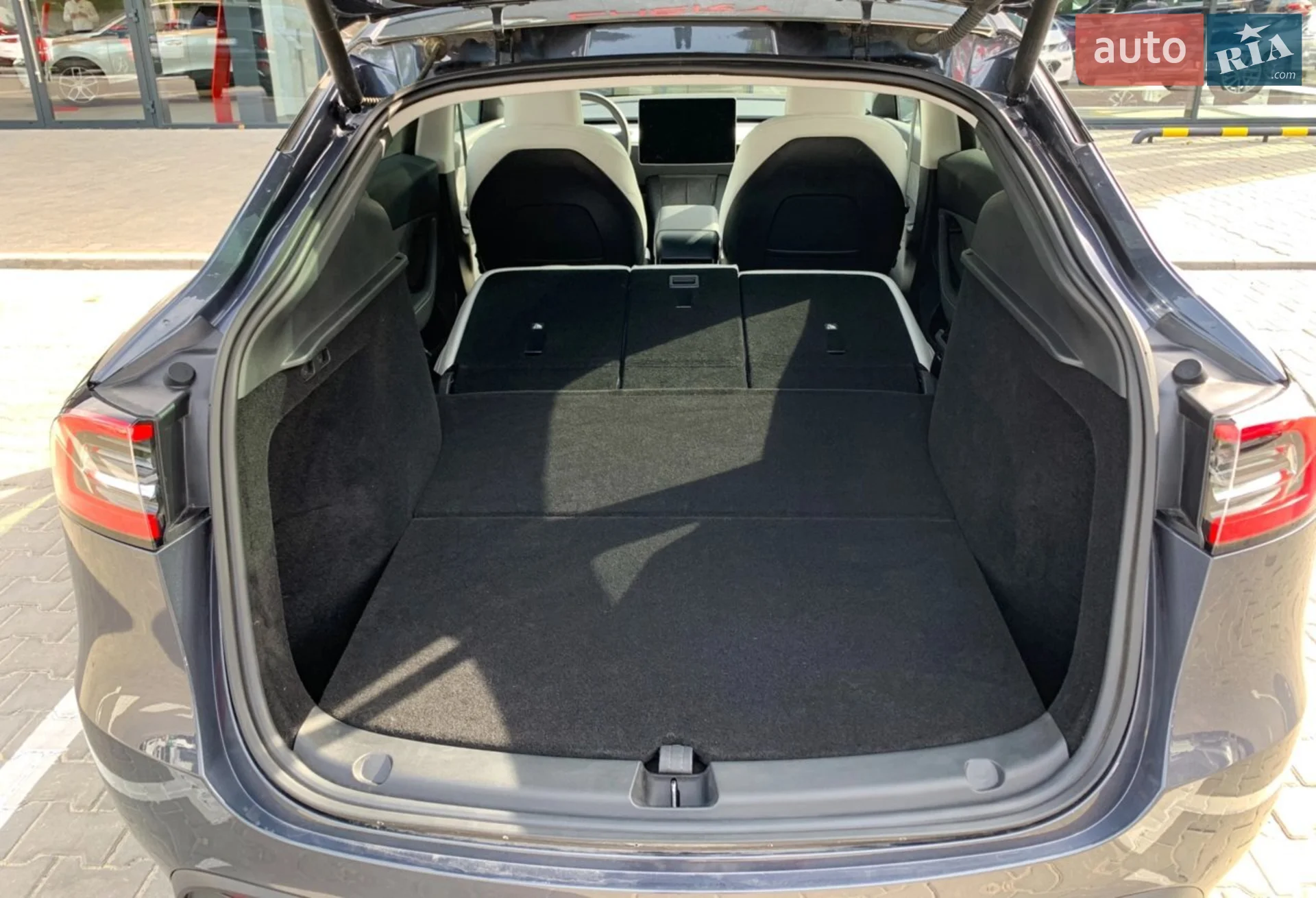 2023 Tesla Model Y - мініатюра 3