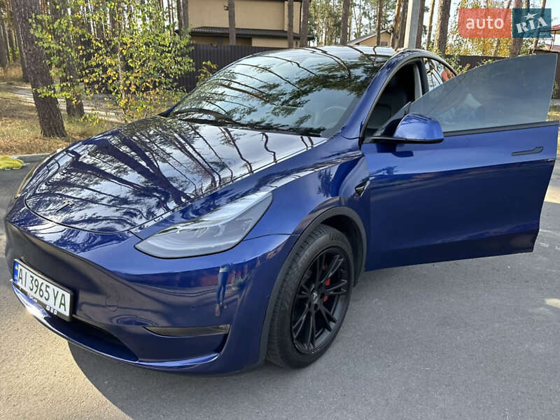 Внедорожник / Кроссовер Tesla Model Y 2020 в Киеве