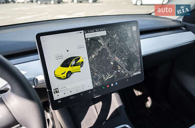 Позашляховик / Кросовер Tesla Model Y 2021 в 