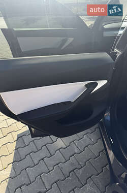 Внедорожник / Кроссовер Tesla Model Y 2020 в 