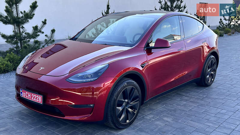Внедорожник / Кроссовер Tesla Model Y 2024 в 
