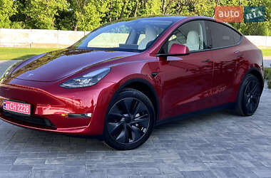 Внедорожник / Кроссовер Tesla Model Y 2024 в 