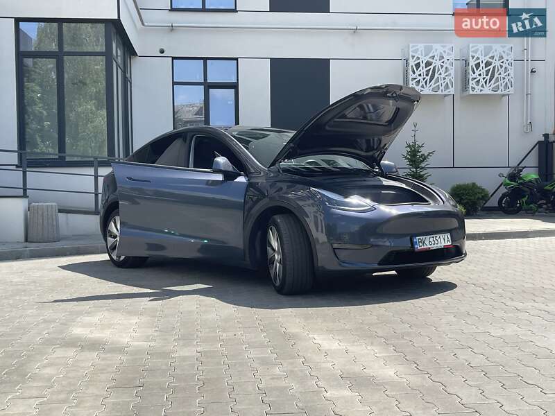 Позашляховик / Кросовер Tesla Model Y 2022 в Рівному