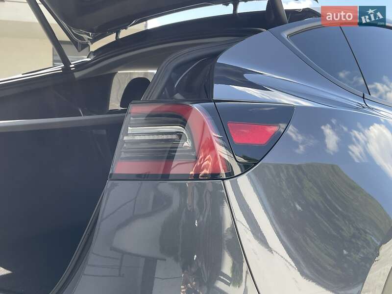 Позашляховик / Кросовер Tesla Model Y 2022 в Рівному