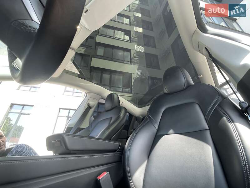 Позашляховик / Кросовер Tesla Model Y 2022 в Рівному