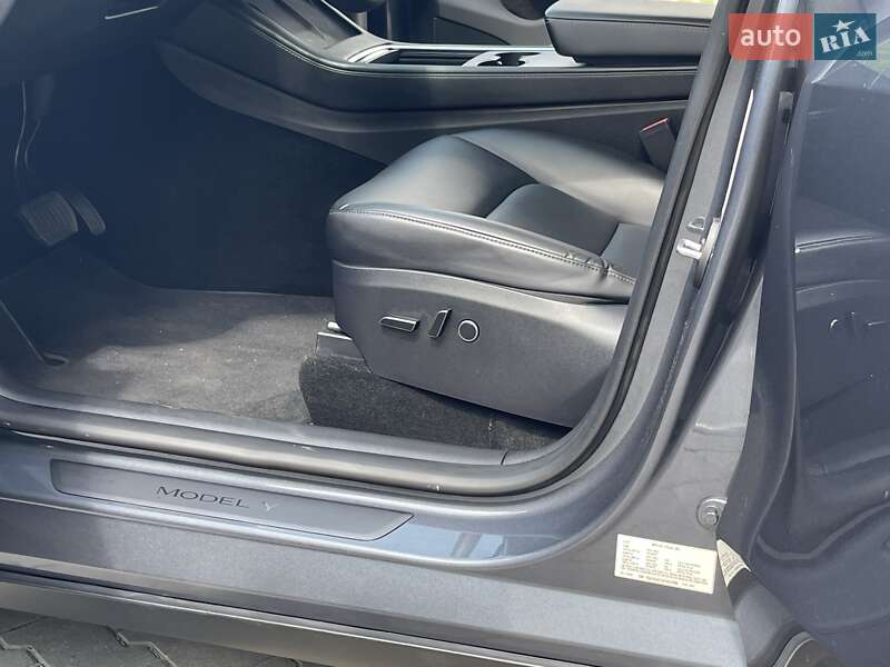 Позашляховик / Кросовер Tesla Model Y 2022 в Рівному