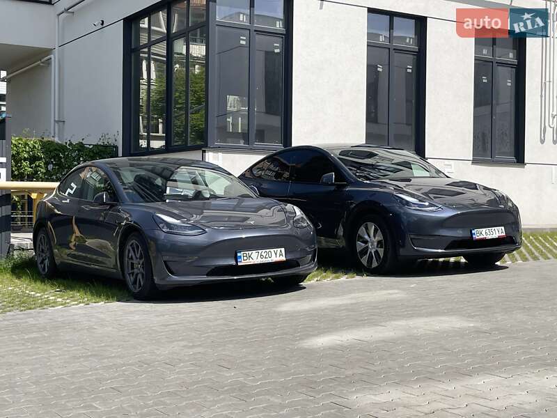 Позашляховик / Кросовер Tesla Model Y 2022 в Рівному