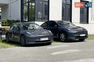 Внедорожник / Кроссовер Tesla Model Y 2022 в 