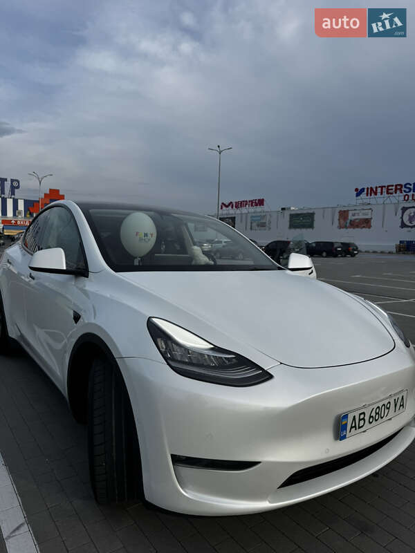 Внедорожник / Кроссовер Tesla Model Y 2021 в 