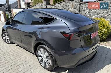 Позашляховик / Кросовер Tesla Model Y 2024 в 