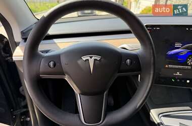 Позашляховик / Кросовер Tesla Model Y 2024 в 
