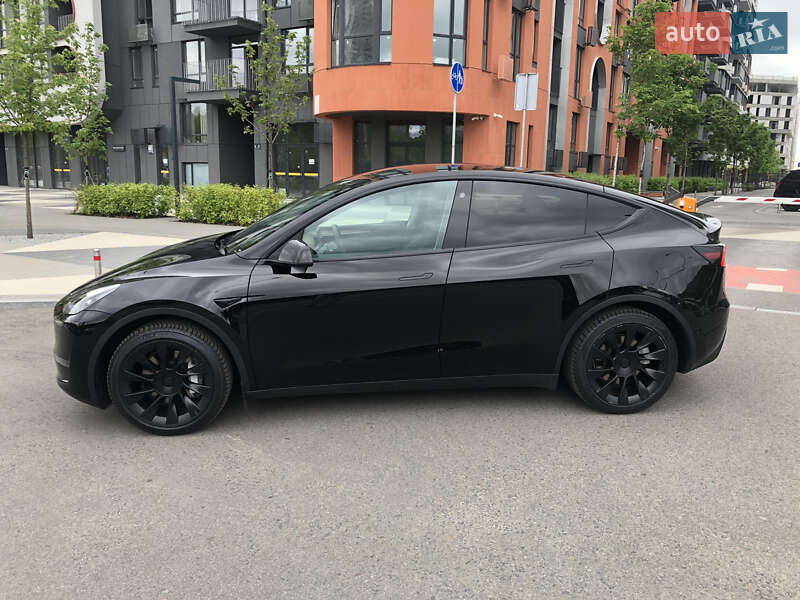 Внедорожник / Кроссовер Tesla Model Y 2022 в Киеве