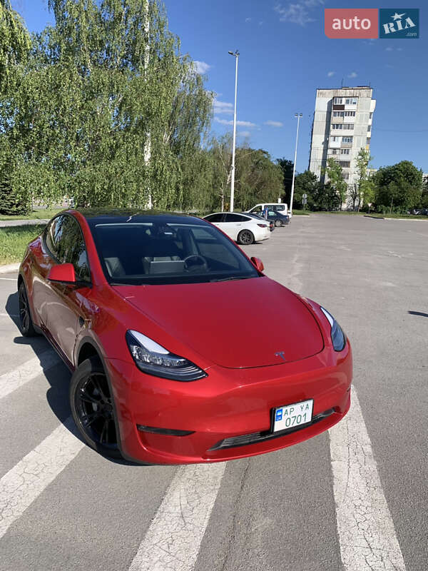 Позашляховик / Кросовер Tesla Model Y 2021 в 